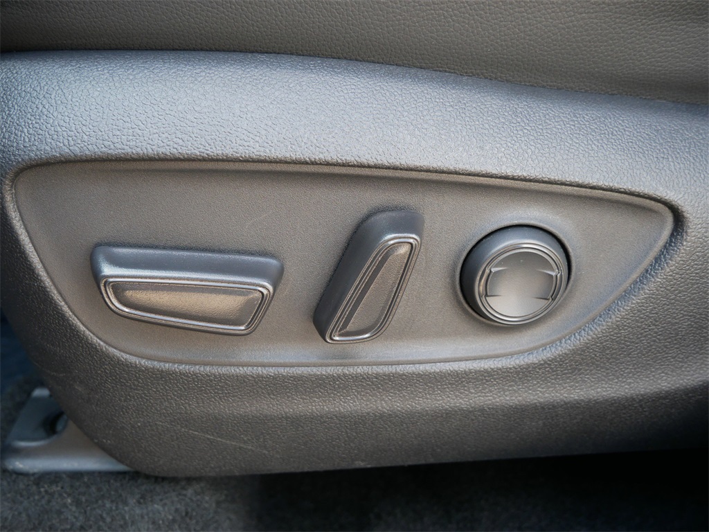 2024 Toyota Highlander XSE photo 21