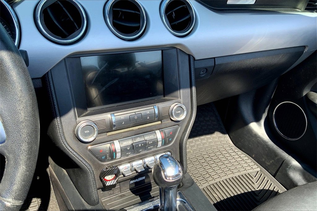 2017 Ford Mustang EcoBoost Premium photo 27
