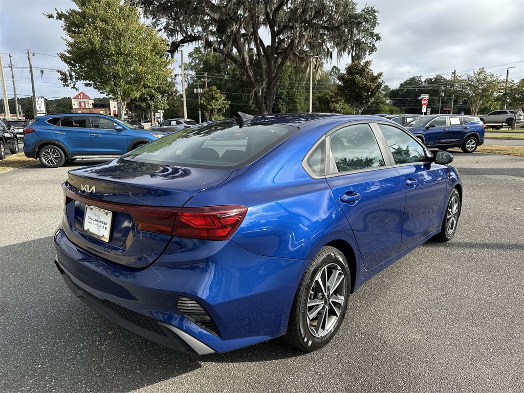 2023 Kia Forte LXS photo 3
