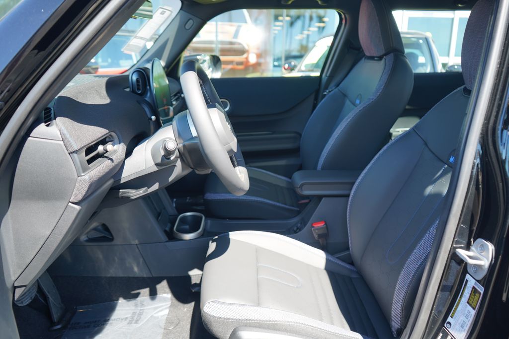 2026 Mini Cooper Hardtop Signature photo 3