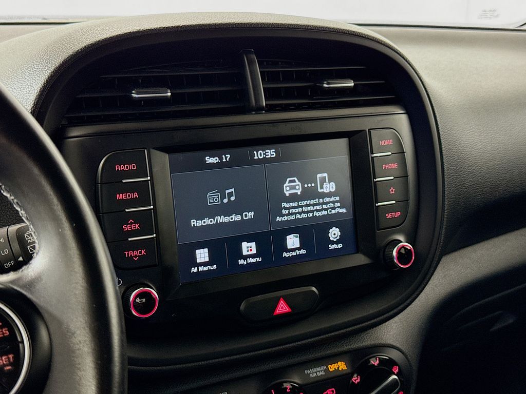 2021 Kia Soul GT-Line photo 13