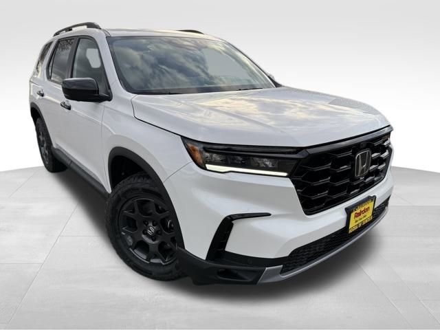 2025 Honda Pilot TrailSport's photo
