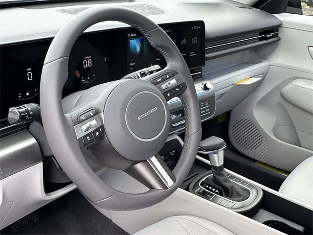 2026 Hyundai Kona SEL photo 2