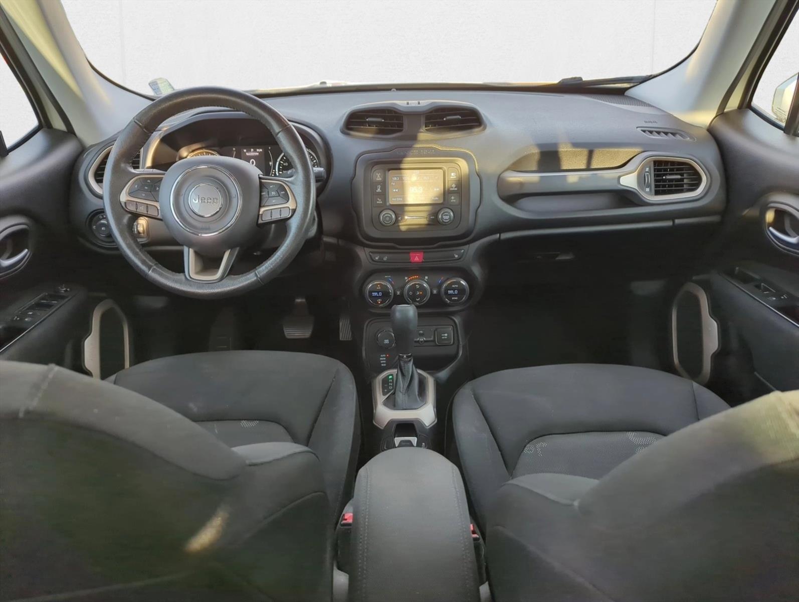 2016 Jeep Renegade Latitude photo 24