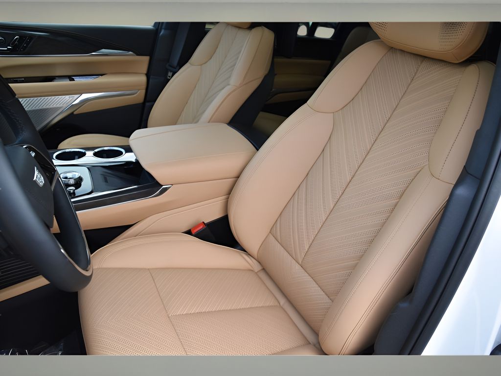 2025 Cadillac Escalade IQ Luxury photo 12