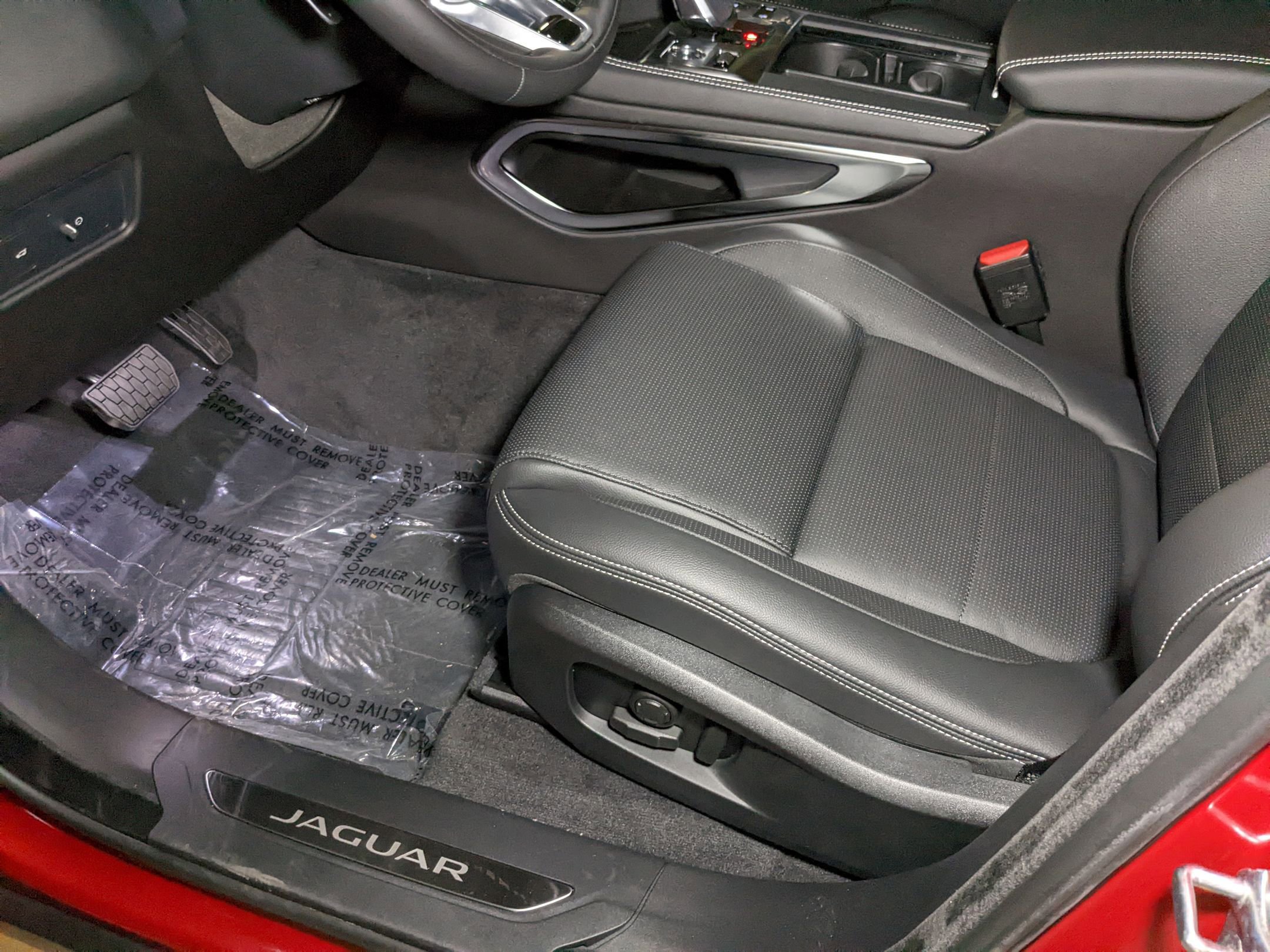 2024 Jaguar F-PACE P250 R-Dynamic S photo 4