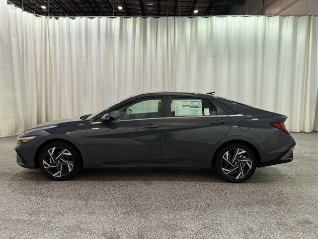 2025 Hyundai Elantra Limited photo 4