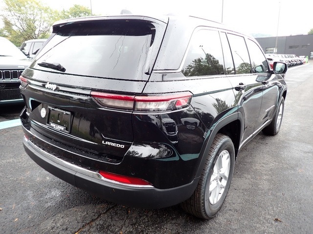 2025 Jeep Grand Cherokee Laredo X photo 4