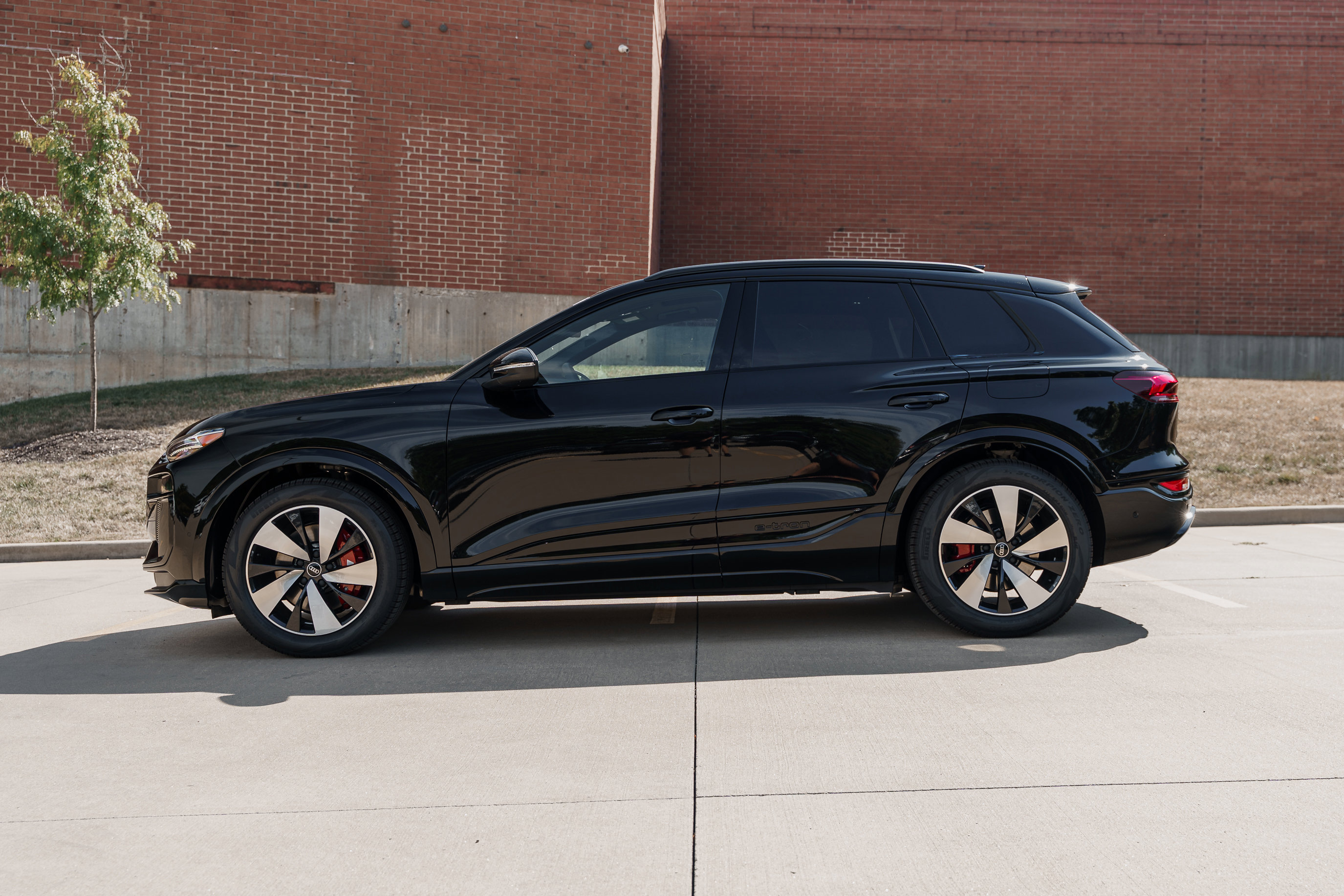 2025 Audi SQ6 photo 6