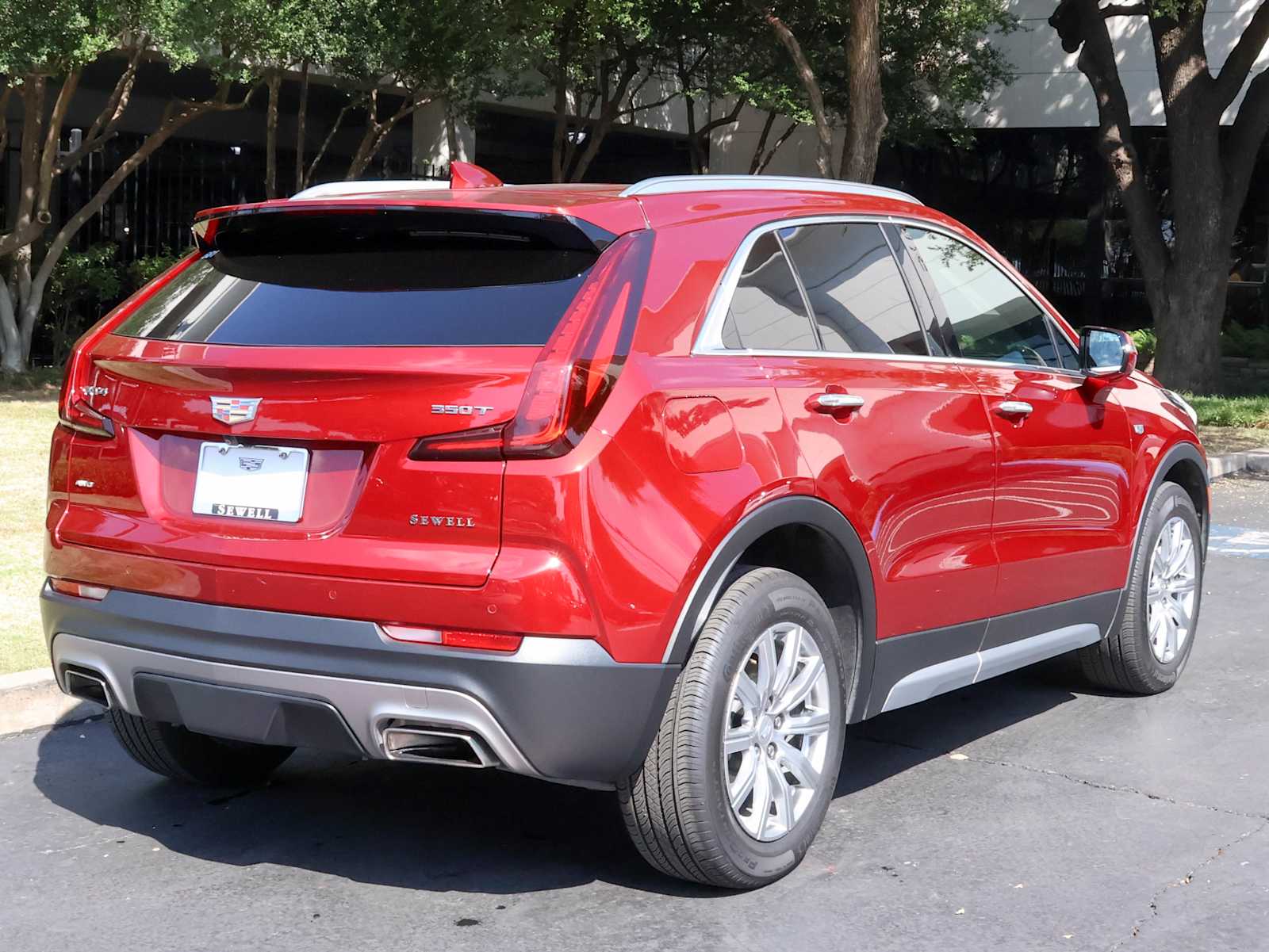 2023 Cadillac XT4 Premium Luxury photo 4