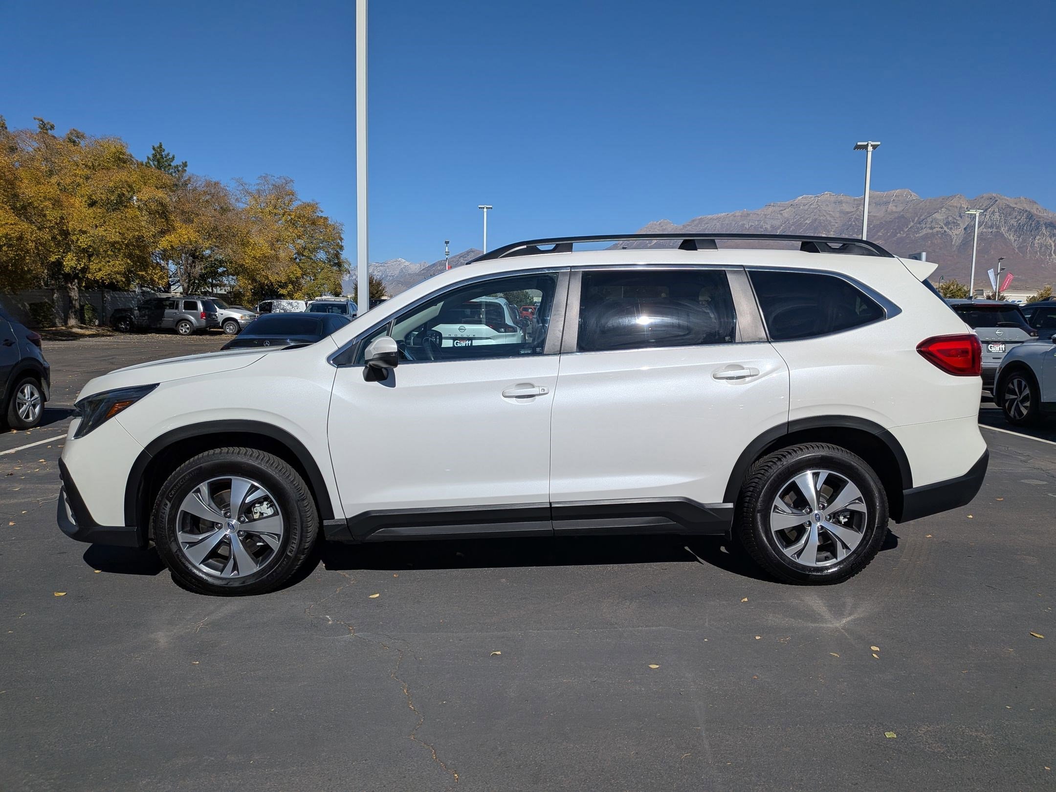 2023 Subaru Ascent Premium photo 4