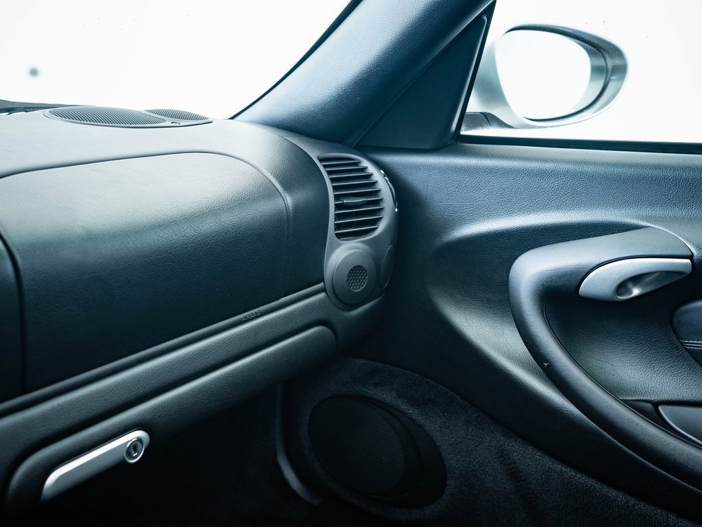 2004 Porsche 911 4S photo 22