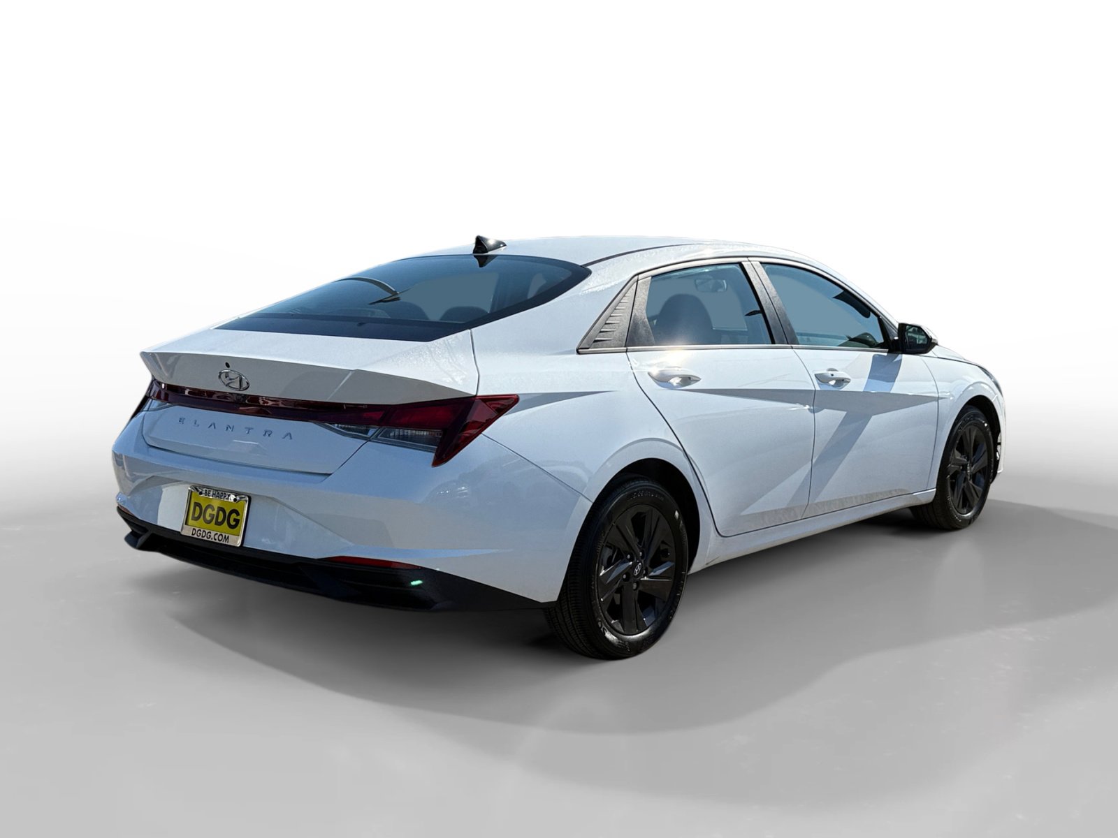 2023 Hyundai Elantra SEL photo 5