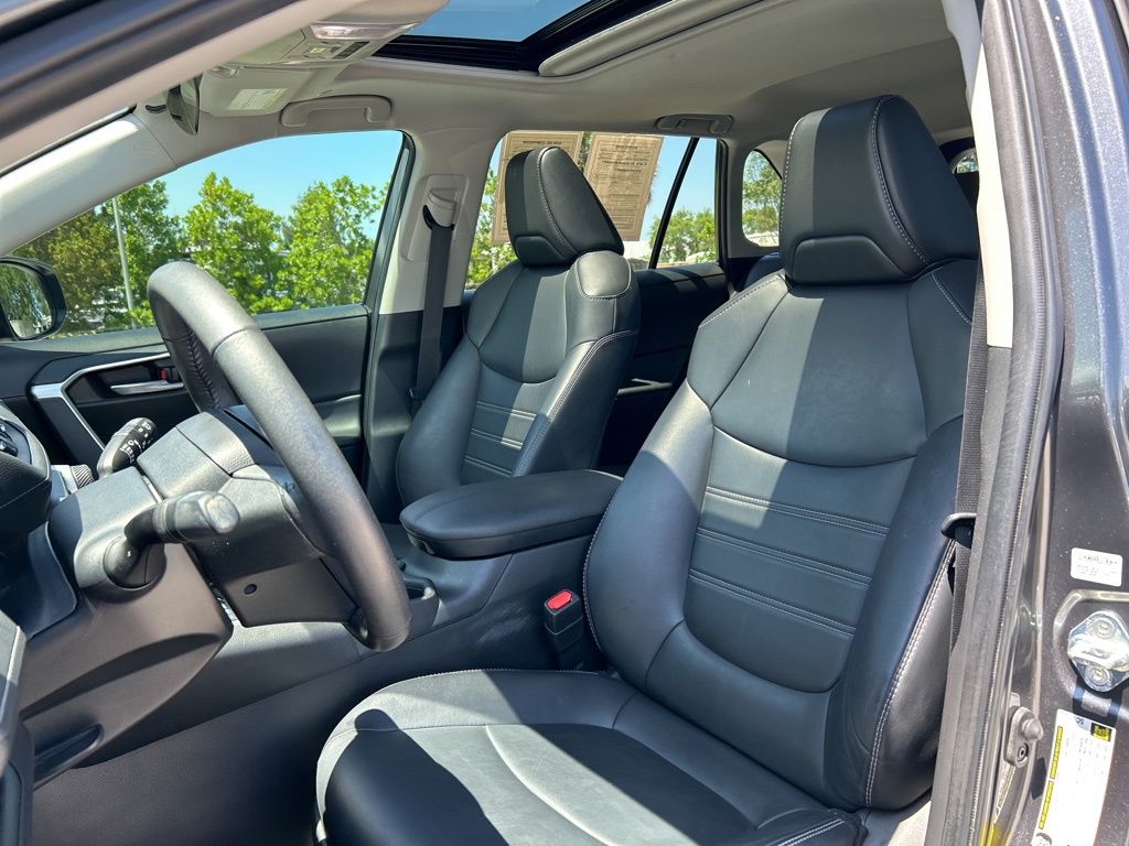 2023 Toyota RAV4 XLE Premium photo 14