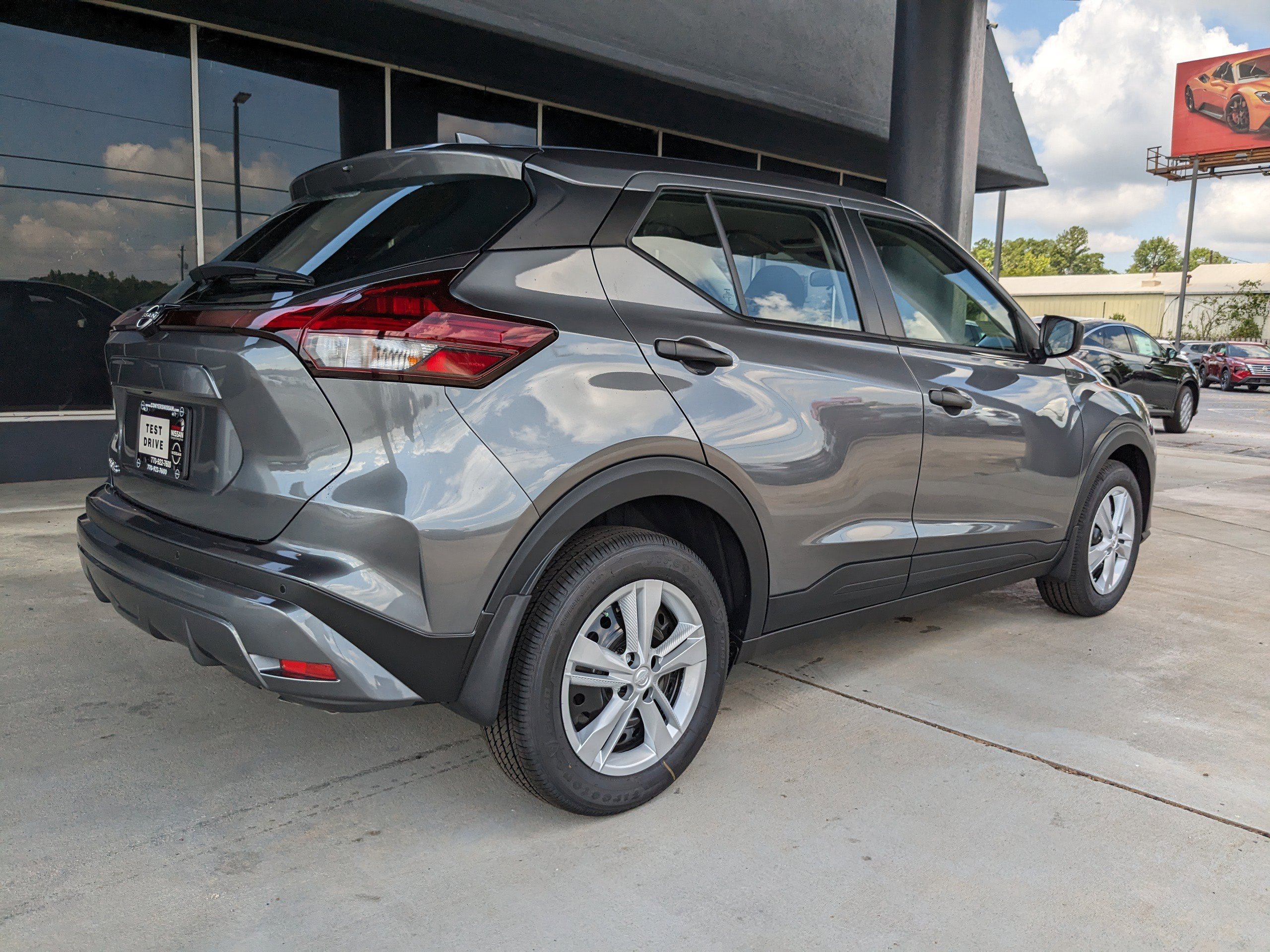 2025 Nissan Kicks Play S photo 2