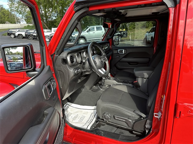 2022 Jeep Wrangler Unlimited Sahara photo 35