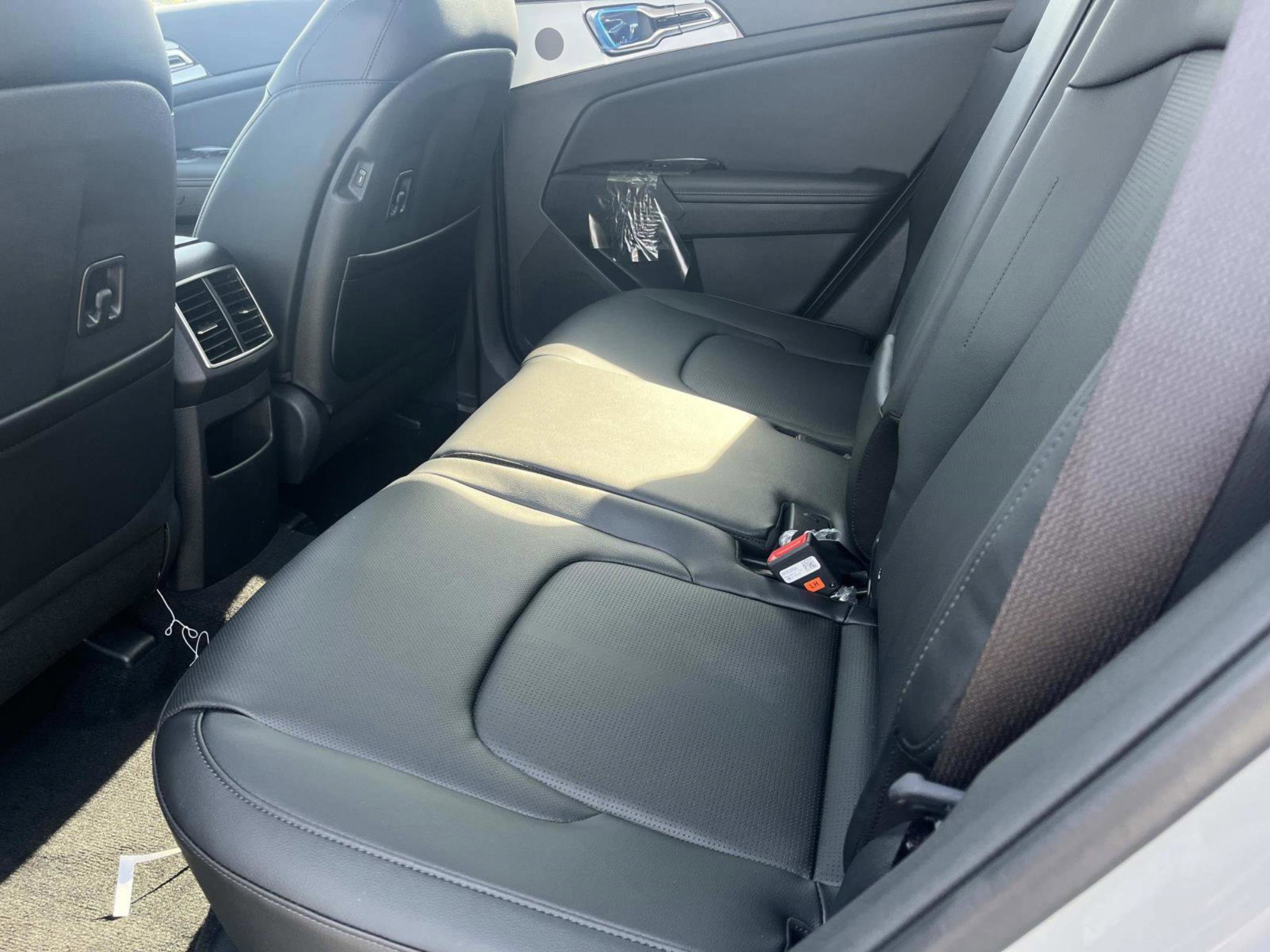 2026 Kia Sportage EX photo 17