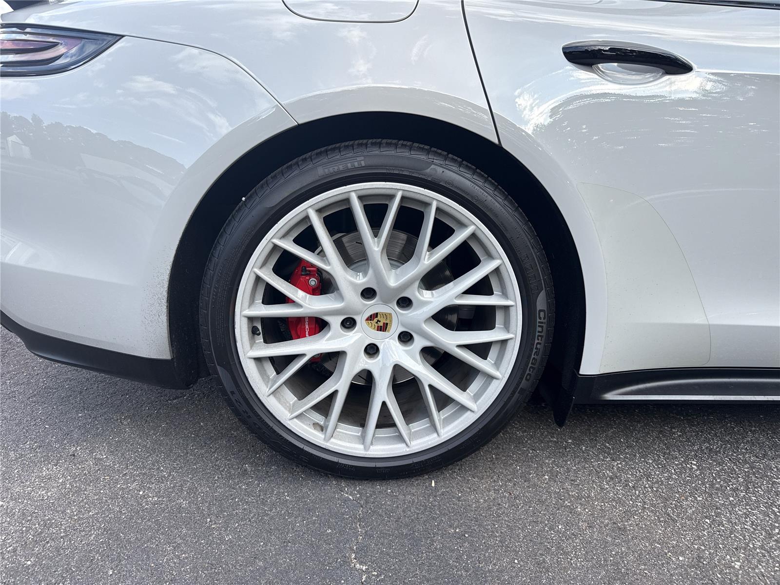 2020 Porsche Panamera GTS photo 25