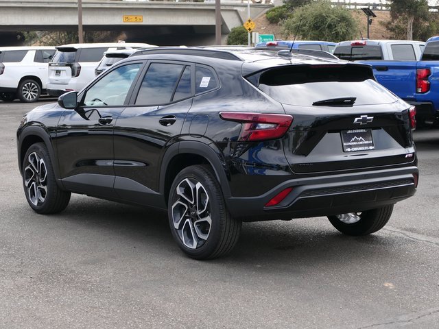 2026 Chevrolet Trax photo 2