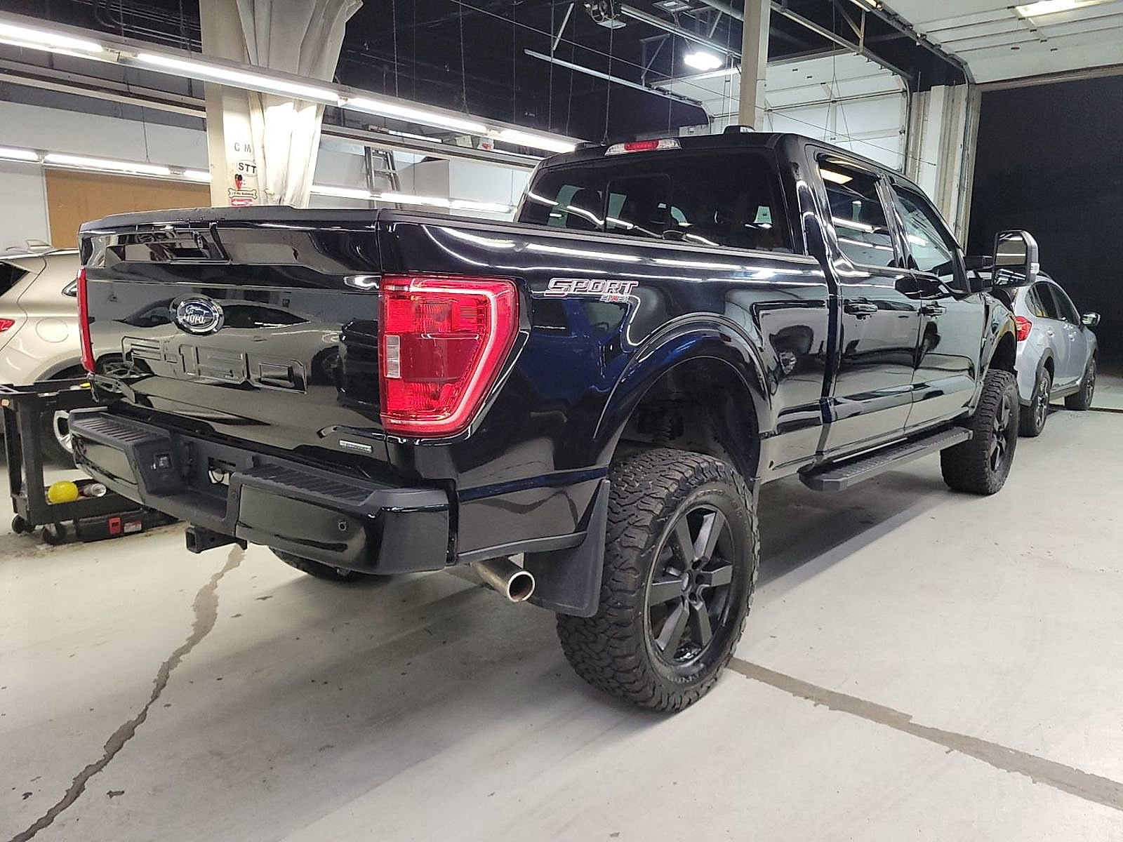 2023 Ford F-150 XLT photo 2