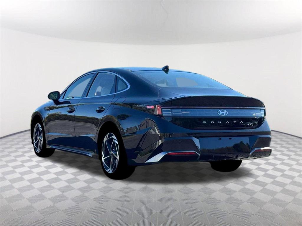 2026 Hyundai Sonata SEL Sport photo 3