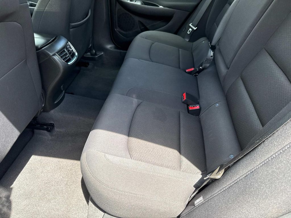2023 Chevrolet Malibu 1LT photo 12