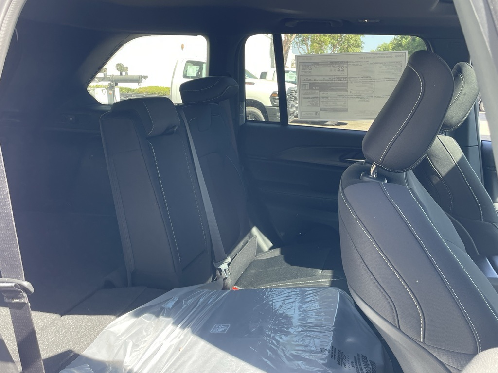 2025 Jeep Grand Cherokee Laredo X photo 19