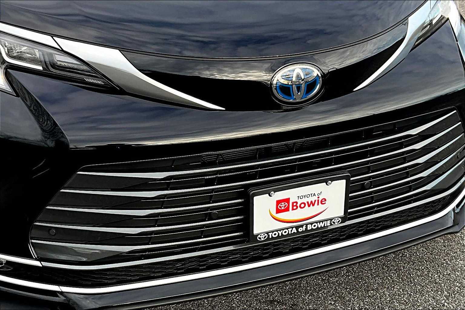 2024 Toyota Sienna Limited photo 28