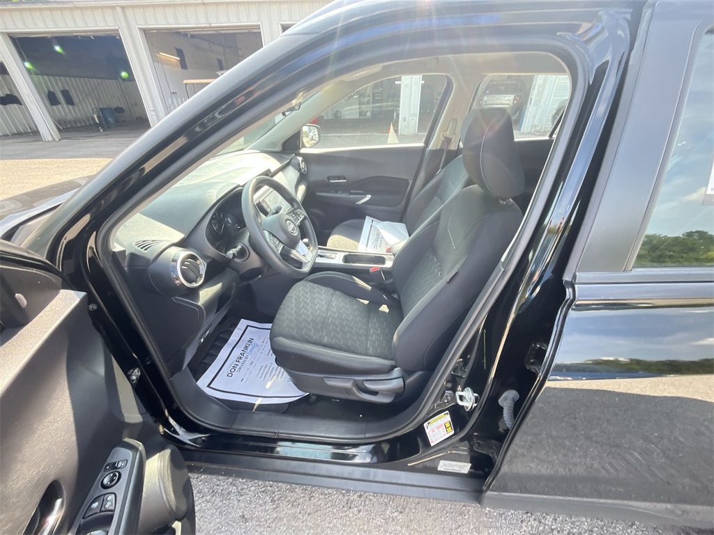 2024 Nissan Kicks SV photo 11
