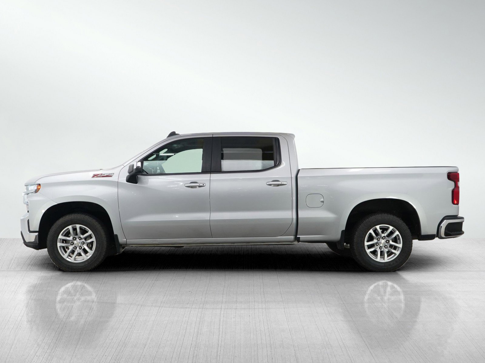Used 2019 Chevrolet Silverado 1500 LT with VIN 1GCUYDED2KZ288714 for sale in Wayzata, Minnesota