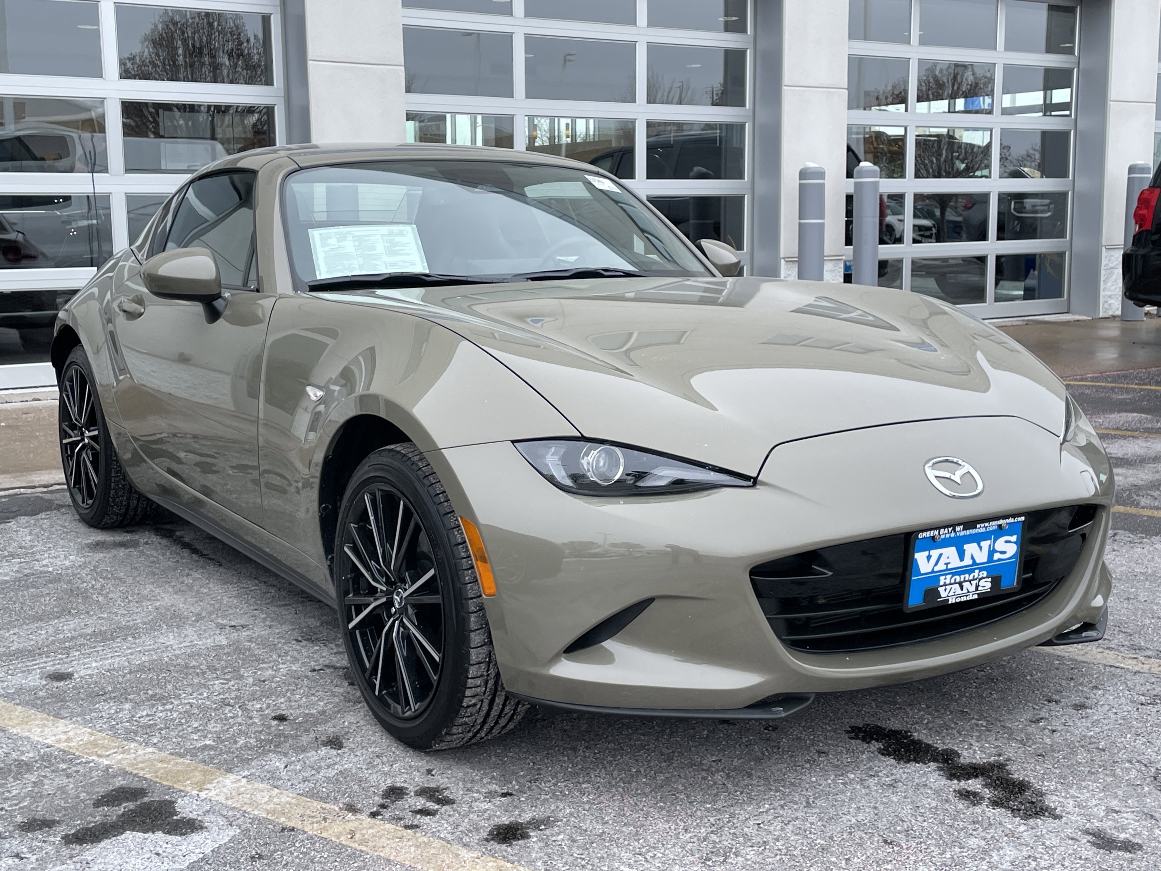 2024 Mazda MX-5 Miata RF Grand Touring's photo