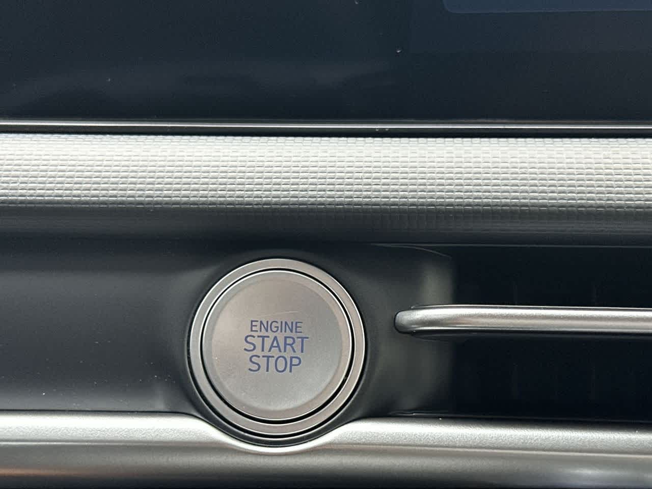 2026 Hyundai Santa Cruz SEL photo 17
