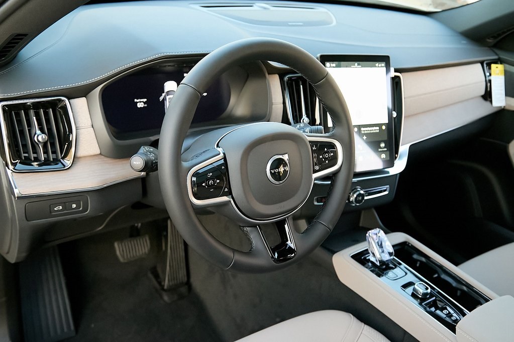 2026 VOLVO XC90 - Image 10