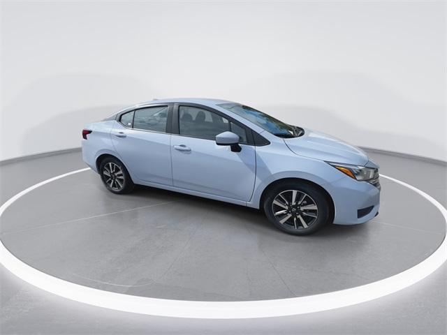 2025 Nissan Versa 1.6 SV photo 2