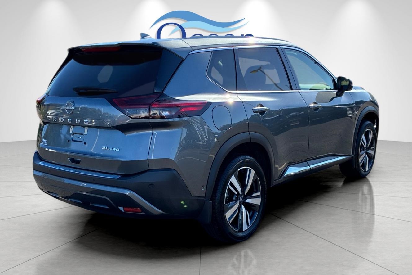 2023 Nissan Rogue SL photo 3
