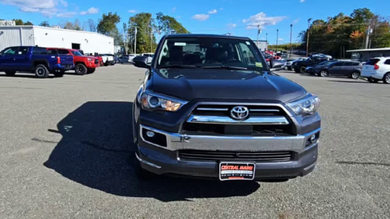 2022 Toyota 4Runner Limited photo 2