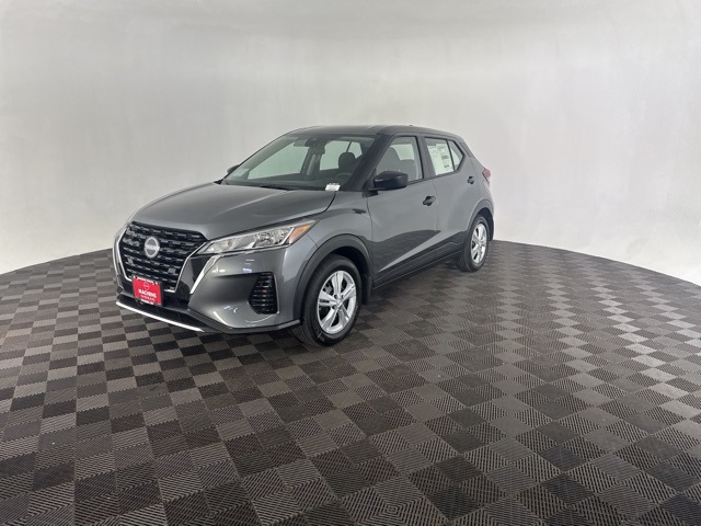 2025 Nissan Kicks Play S photo 3