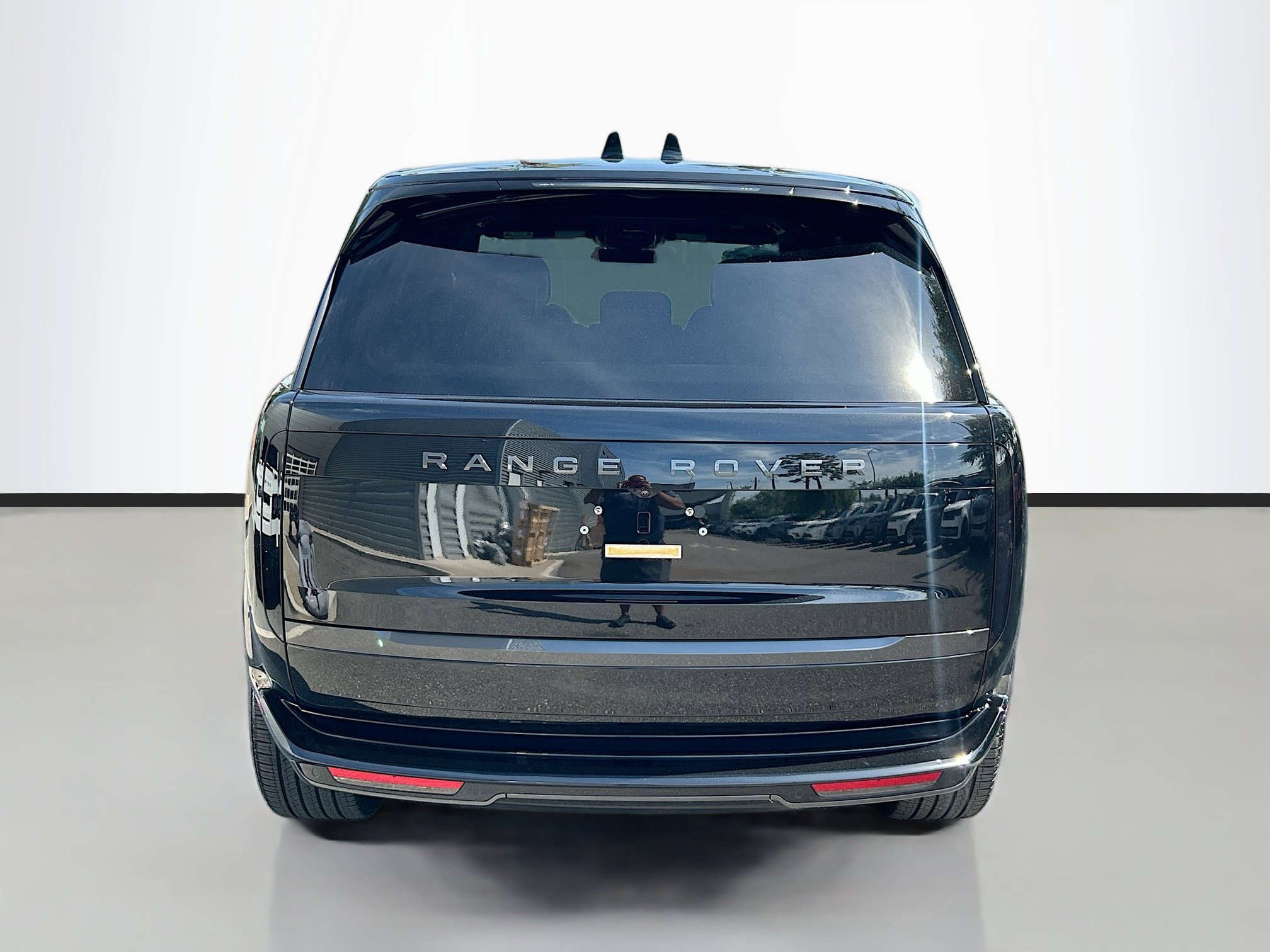 2025 Land Rover Range Rover SE photo 5