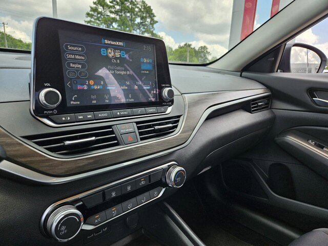 2025 Nissan Altima SV photo 18