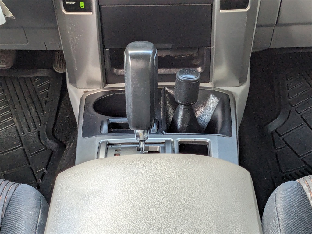 2010 Toyota 4Runner V6 photo 13