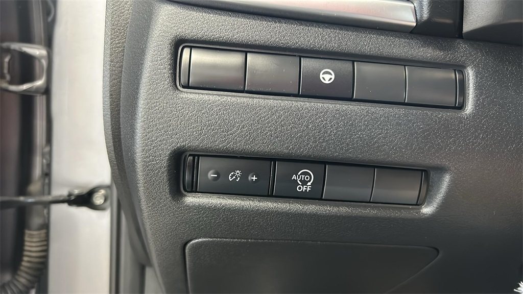 2023 Nissan Rogue SV photo 21