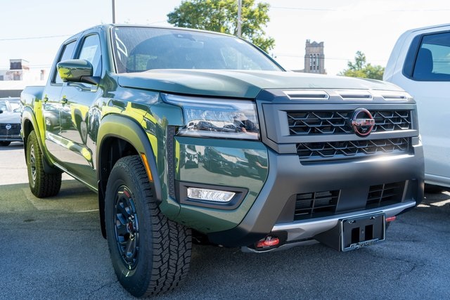 2026 Nissan Frontier Crew Cab PRO-4X photo 3
