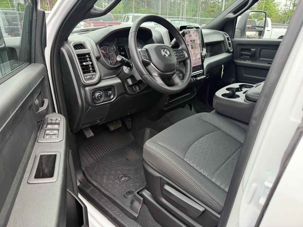 2025 Ram 2500 Tradesman photo 4