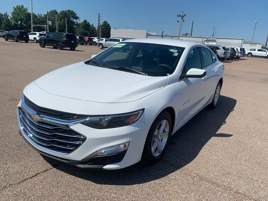2024 Chevrolet Malibu LS photo 3