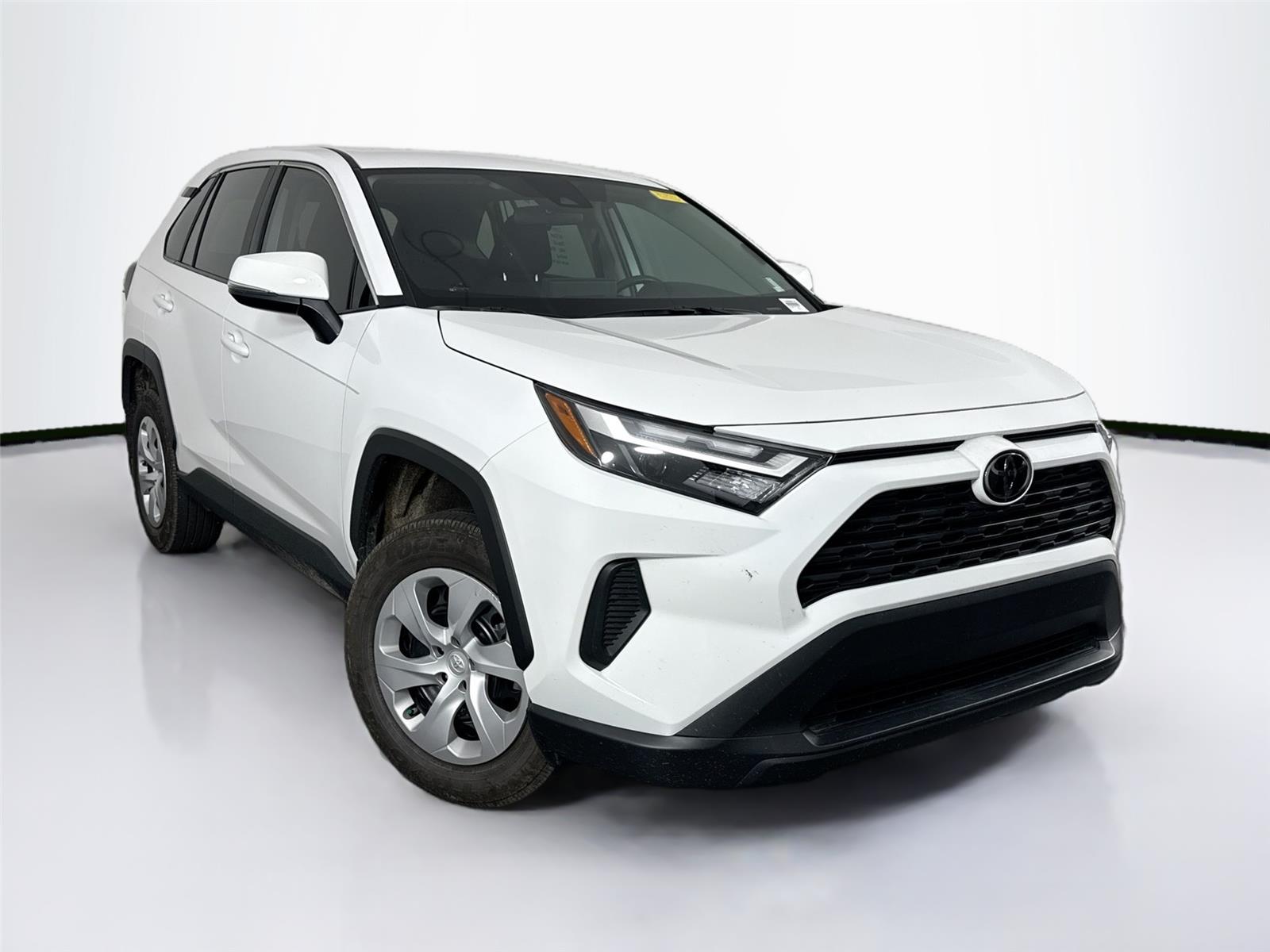 2024 Toyota RAV4 LE photo 4