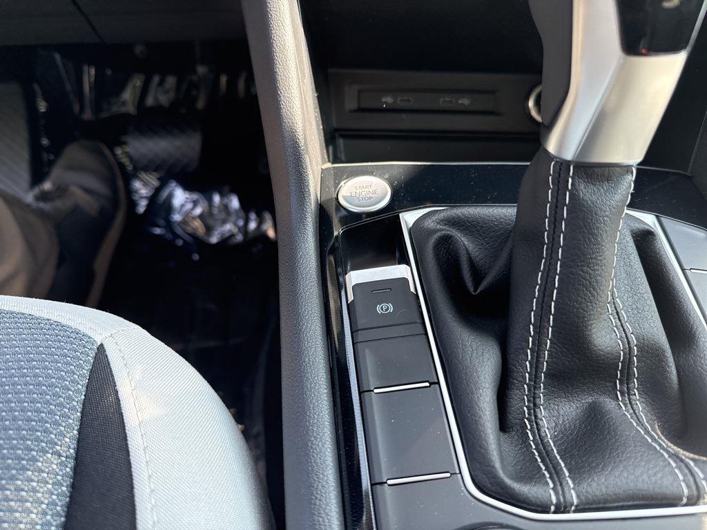 2025 Volkswagen Taos S photo 14