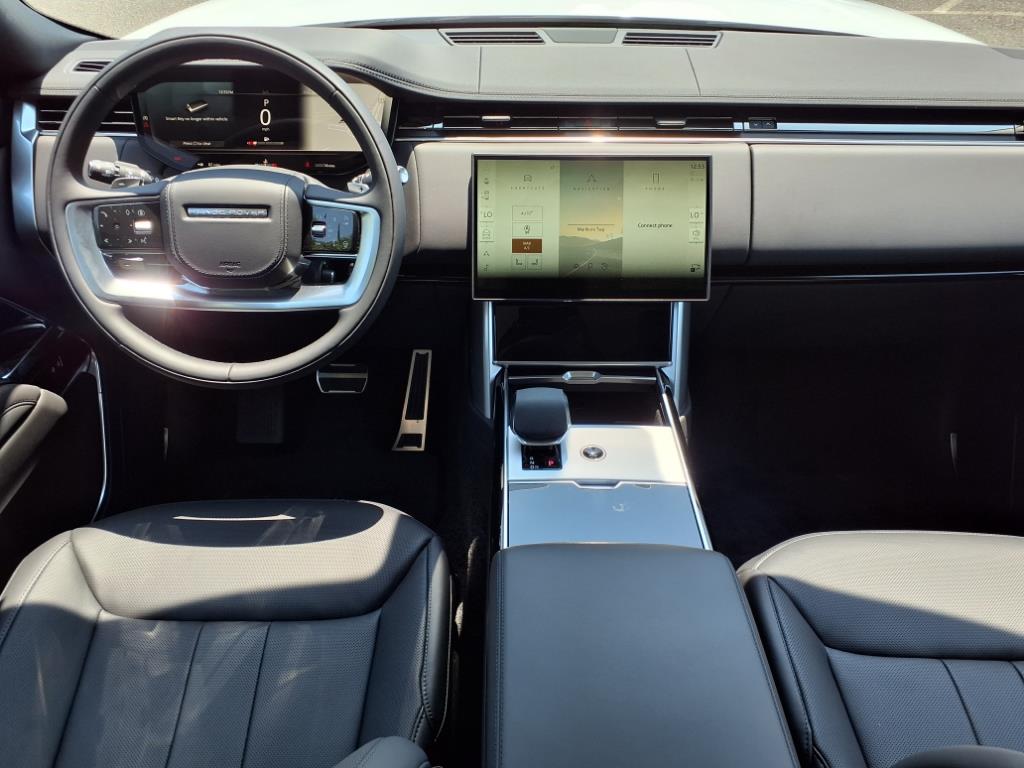 2025 Land Rover Range Rover SE photo 4