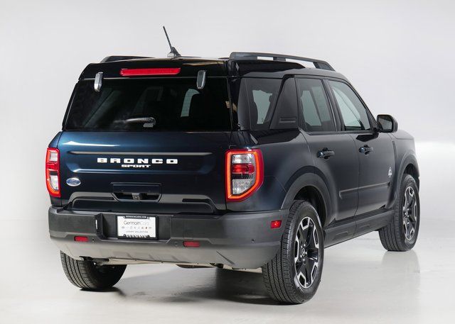 2021 Ford Bronco Sport Outer Banks photo 2