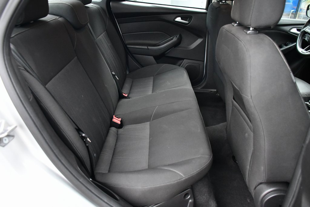 2015 Ford Focus SE photo 25