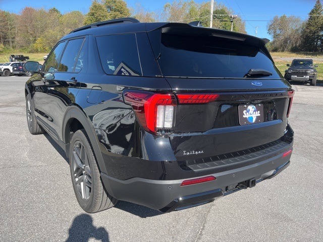 2025 Ford Explorer ST-Line photo 4